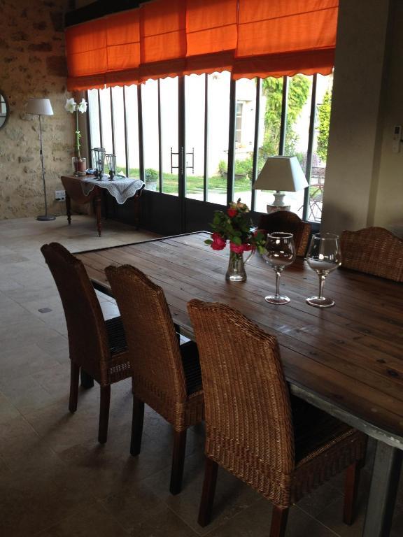 Chateau Nardou Hotel Saint-Sulpice-et-Cameyrac Quarto foto